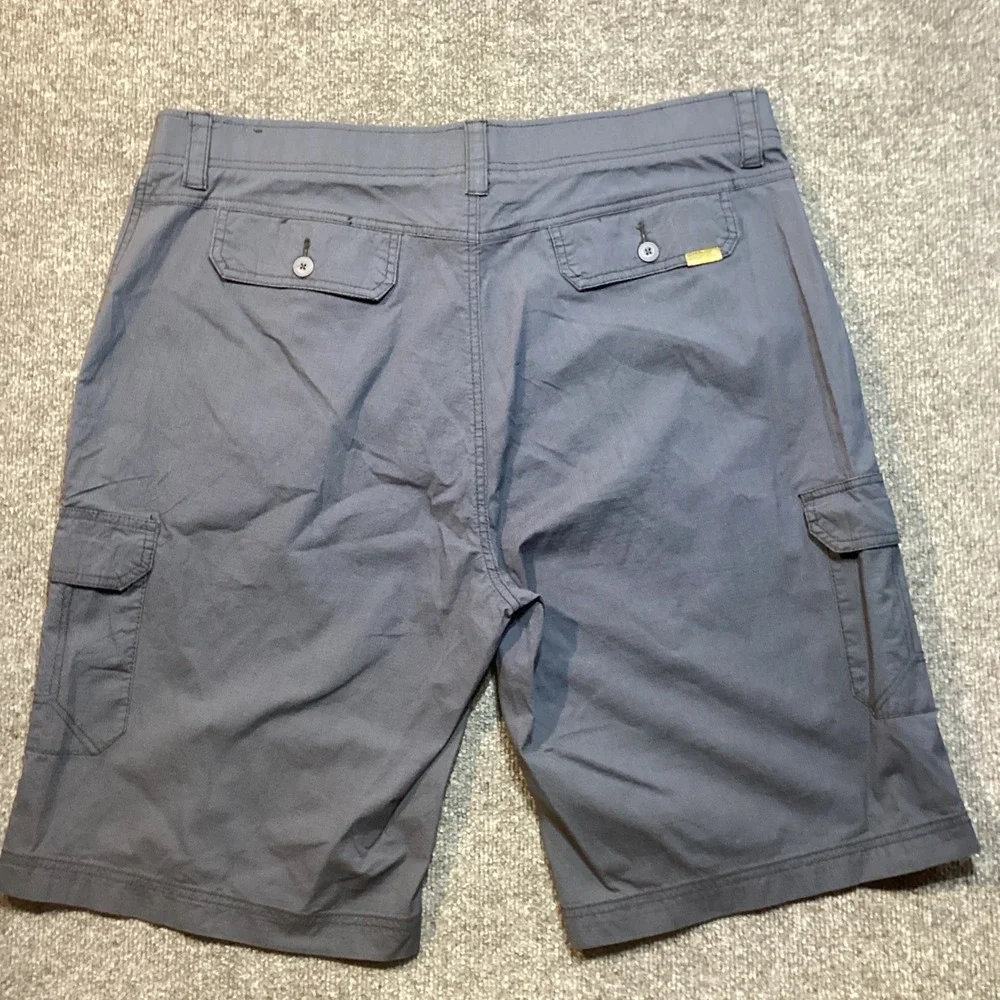 Wearfirst Men's Blue Solid Cargo Shorts Size 40 Stretch Zip Pockets Free Band